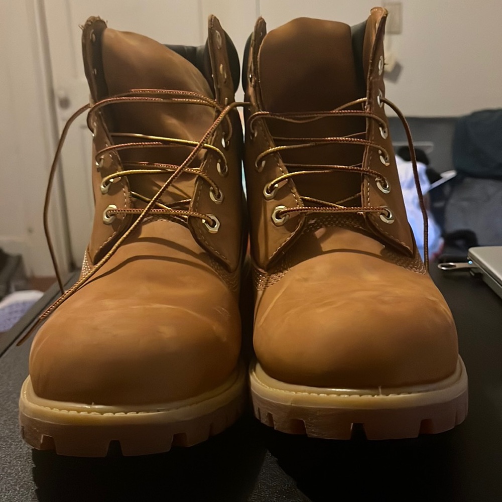 Mens size 13 Timberland 6 in Premium Boots Wheat Nubuck